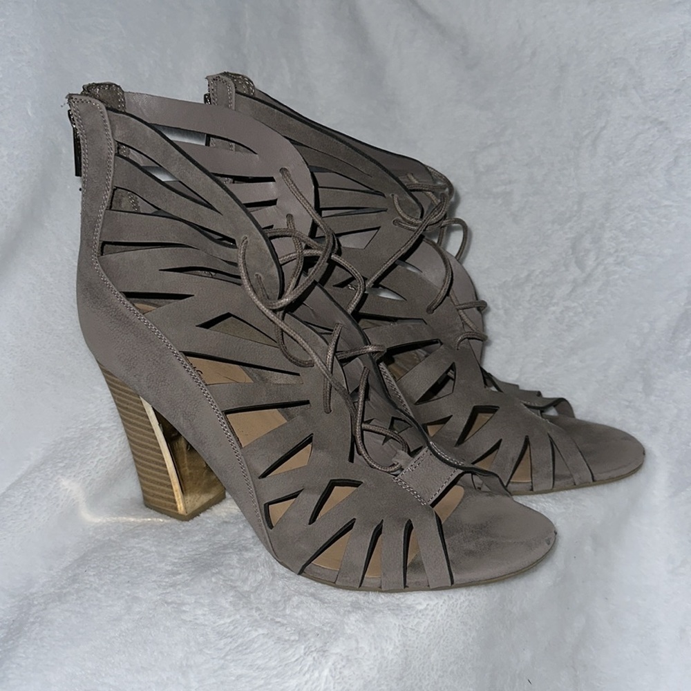 Call It Spring Gray Block 3.5 Heels Size 11 - image 2